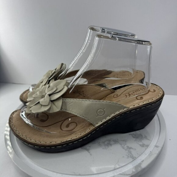 Born‎ Wedge Thong Flip Flop Sandals heels Floral Accent Beige Leather Size 8 GUC - Picture 4 of 8